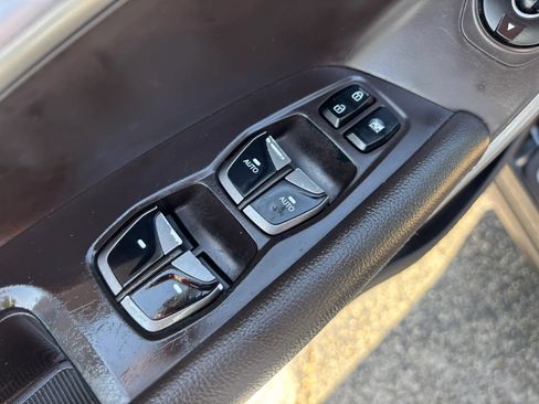 Used 2018 Hyundai Santa Fe SE w/ SE Premium Package 02 FWD image 48