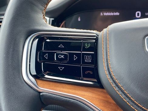 Used 2024 Jeep Grand Wagoneer L Series III image 21