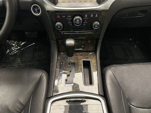 Used 2012 Chrysler 300 C w/ 19-Premium Speaker Group image 21