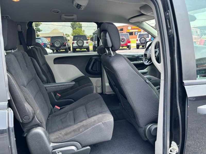 Used 2019 Dodge Grand Caravan SE FWD image 13