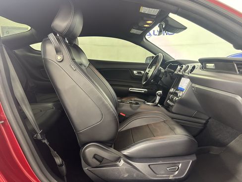 Used 2019 Ford Mustang GT Premium w/ Equipment Group 401A RWD image 31