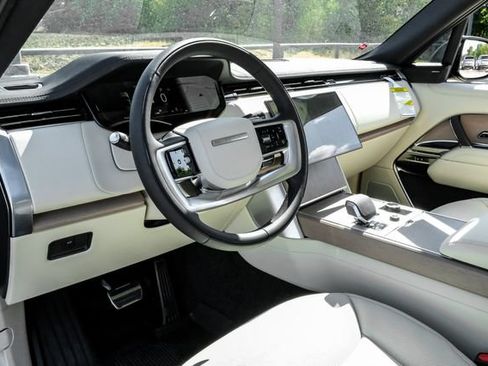 New 2027 Land Rover Range Rover SE AWD/4WD image 3