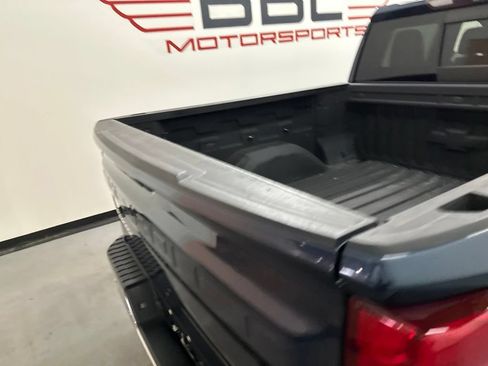 Used 2019 Chevrolet Silverado 1500 LTZ w/ LTZ Texas Edition RWD image 12
