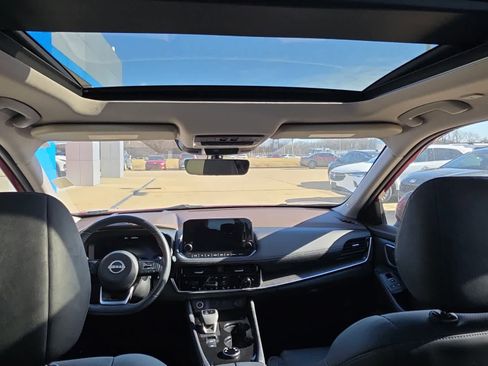 Used 2022 Nissan Rogue Platinum w/ Head-Up Display Package image 16