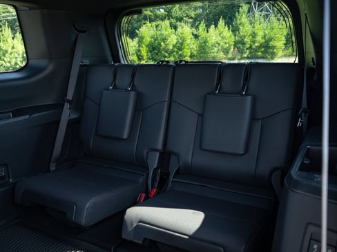 Used 2024 Lexus GX 550 w/ Accessory Package (2T) AWD/4WD image 31