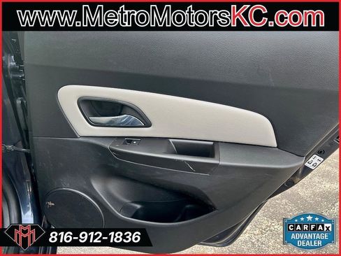 Used 2016 Chevrolet Cruze LT image 34