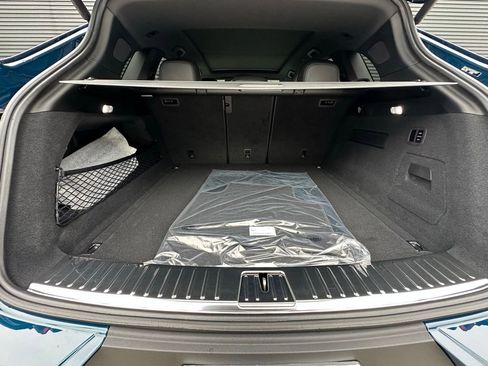 Used 2026 Porsche Cayenne AWD/4WD image 40