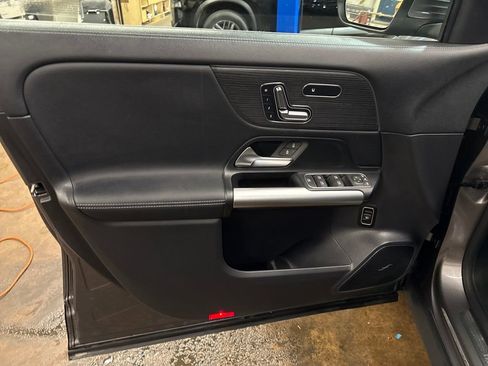 Certified 2025 Mercedes-Benz GLA 250 4MATIC image 11