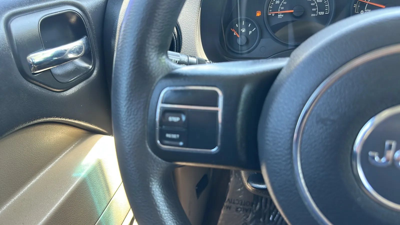 Used 2015 Jeep Patriot Sport FWD image 32