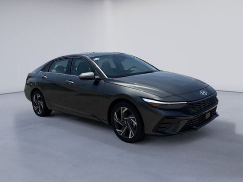 New 2026 Hyundai Elantra Limited w/ Cargo Package FWD image 7