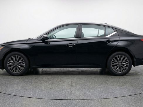 Used 2025 Nissan Altima 2.5 SV image 5