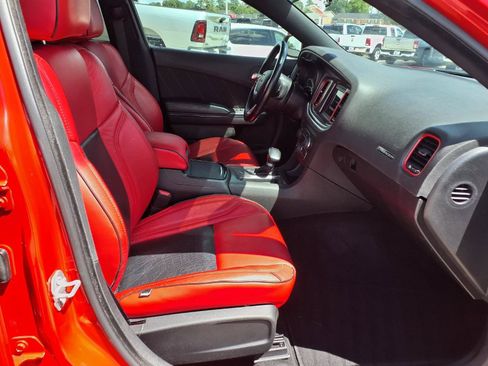 Used 2020 Dodge Charger SXT w/ Blacktop Package RWD image 17