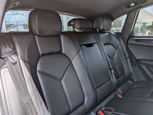 Certified 2025 Porsche Macan AWD/4WD image 25