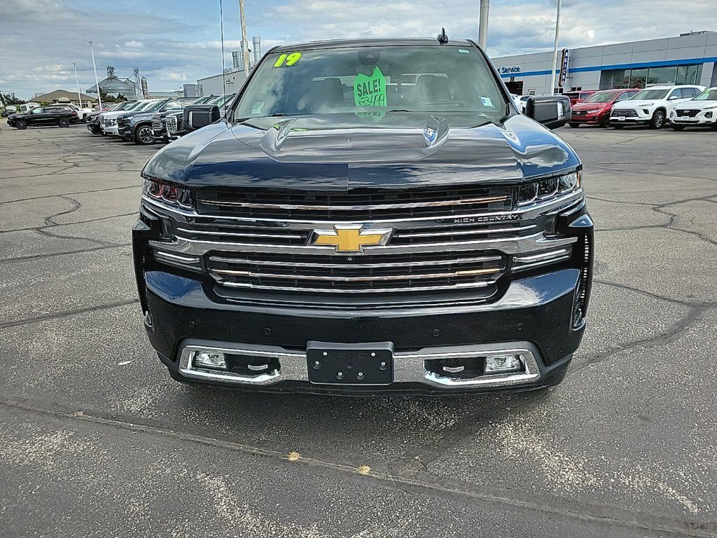 Used 2019 Chevrolet Silverado 1500 High Country w/ Technology Package AWD/4WD image 2