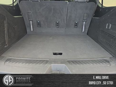 Used 2024 GMC Yukon XL SLT AWD/4WD image 22