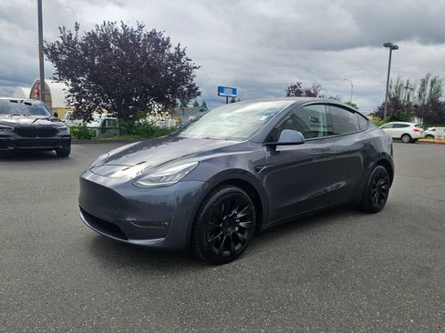 Used 2021 Tesla Model Y Long Range AWD/4WD image 3