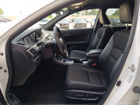 Used 2016 Honda Accord Sport image 8