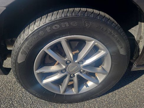 Used 2016 Dodge Grand Caravan SE image 8