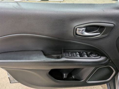 Used 2018 Jeep Compass Latitude w/ Popular Equipment Group image 13