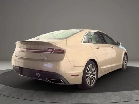 Used 2017 Lincoln MKZ Premiere AWD/4WD image 3