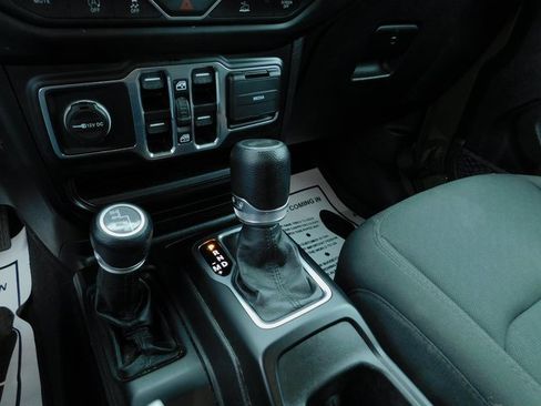 Used 2021 Jeep Wrangler Unlimited Sport image 29