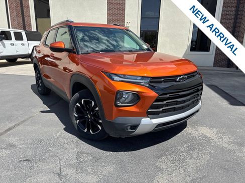 Used 2022 Chevrolet TrailBlazer LT w/ LPO, Blackout Package AWD/4WD image 1