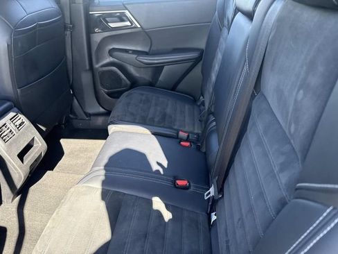 Used 2024 Mitsubishi Outlander SE AWD/4WD image 20