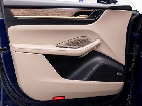 Certified 2025 Porsche Macan 4S Electric image 14