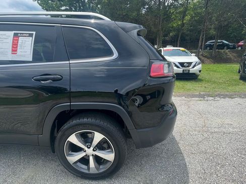 Used 2019 Jeep Cherokee Limited AWD/4WD image 5