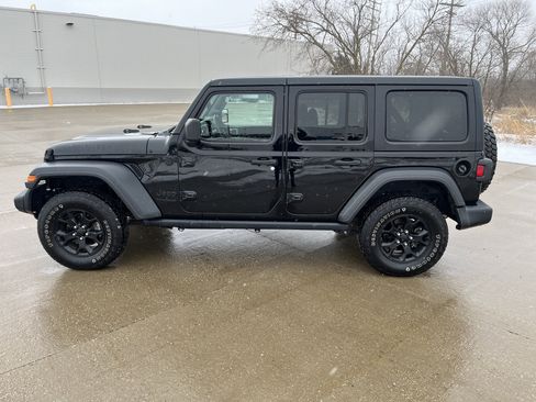 Used 2020 Jeep Wrangler Unlimited Sport image 3