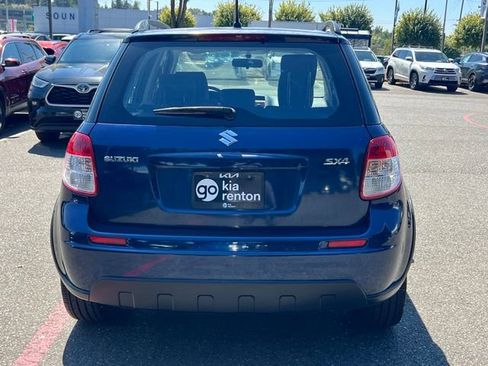 Used 2008 Suzuki SX4 Hatchback FWD image 8