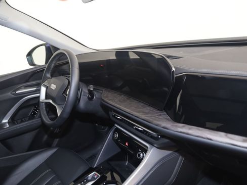 Used 2025 Audi Q5 Premium w/ Convenience Package AWD/4WD image 40