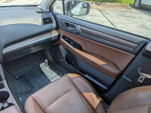 Used 2018 Subaru Outback 2.5i Touring AWD/4WD image 18