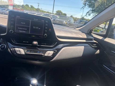 Used 2020 Toyota C-HR Limited FWD image 14