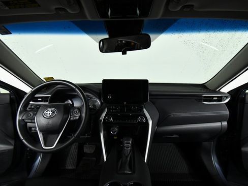 Used 2024 Toyota Venza LE image 18