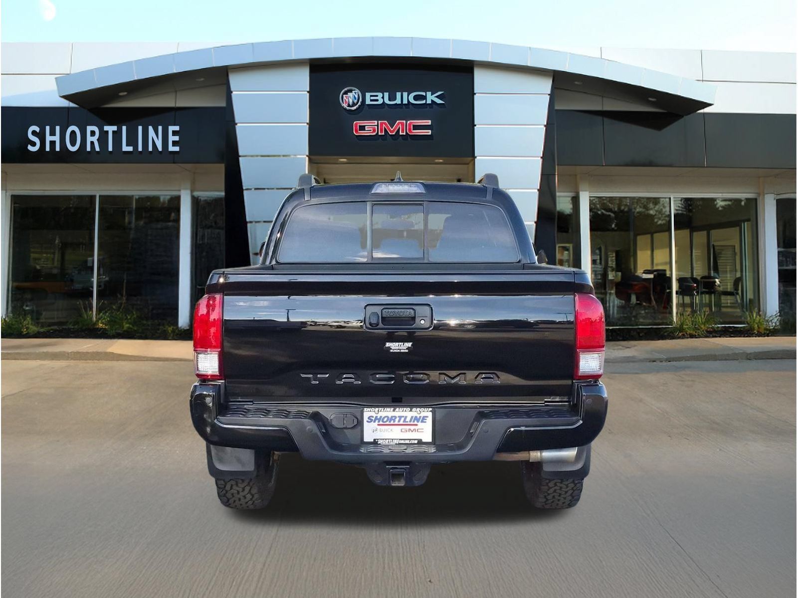 Used 2016 Toyota Tacoma TRD Off-Road AWD/4WD image 4