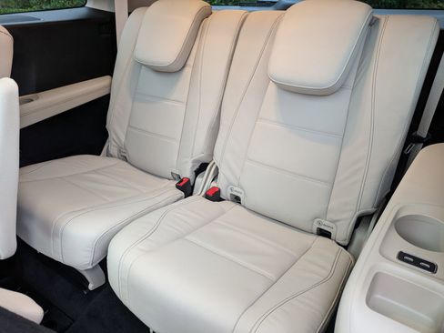 Used 2024 Mercedes-Benz GLS 450 4MATIC image 29