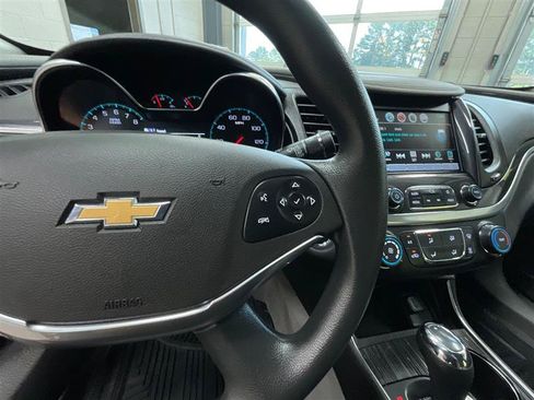 Used 2019 Chevrolet Impala LS FWD image 18