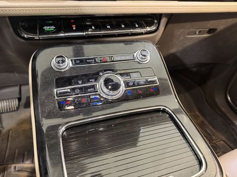 Used 2023 Lincoln Nautilus Reserve image 20