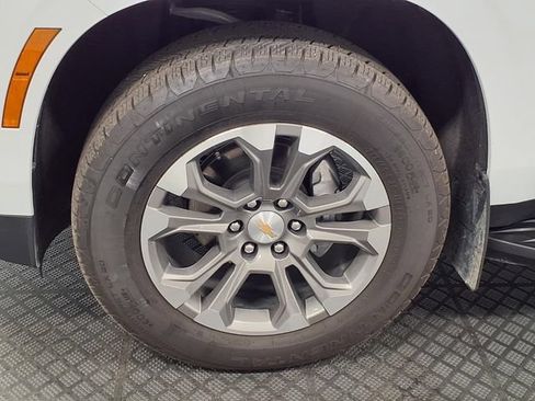 Used 2025 Chevrolet Tahoe LT w/ Comfort Package AWD/4WD image 32