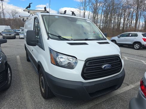 Used 2019 Ford Transit 150 130 Low Roof RWD image 3