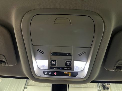 Used 2017 GMC Acadia SLE w/ Driver Alert Package I FWD image 31