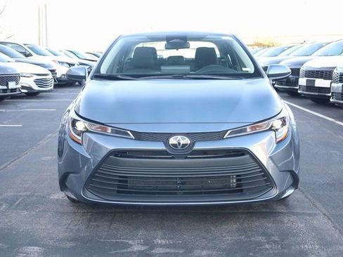 Used 2025 Toyota Corolla LE image 3