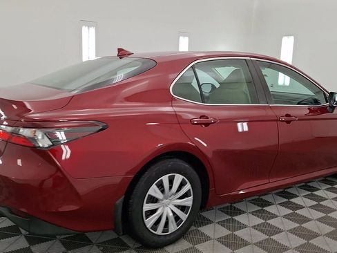 Certified 2022 Toyota Camry LE image 4