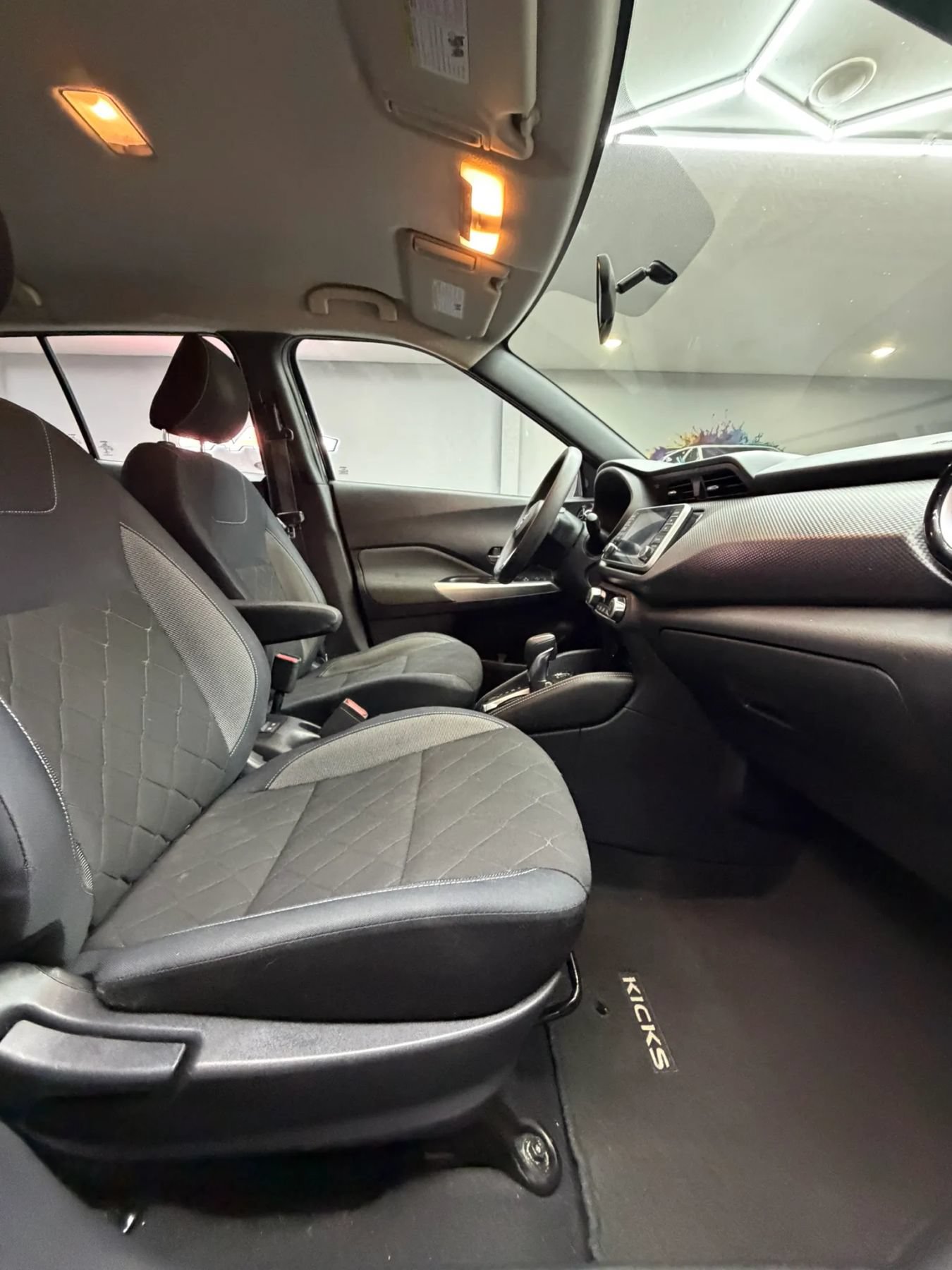 Used 2018 Nissan Kicks SV FWD image 29