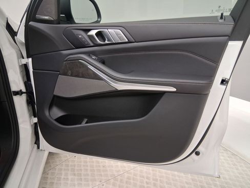 New 2026 BMW X7 xDrive40i w/ Premium Package image 29