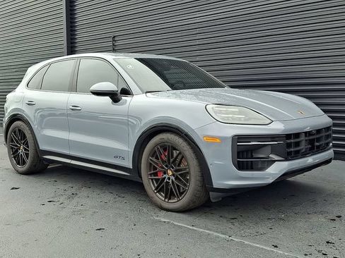 Certified 2025 Porsche Cayenne GTS AWD/4WD image 9