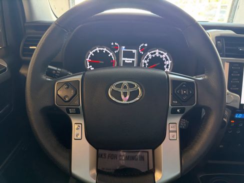 Used 2022 Toyota 4Runner Limited AWD/4WD image 37