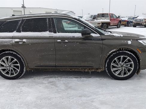 Used 2025 Lincoln Corsair Grand Touring w/ Towing Package image 2