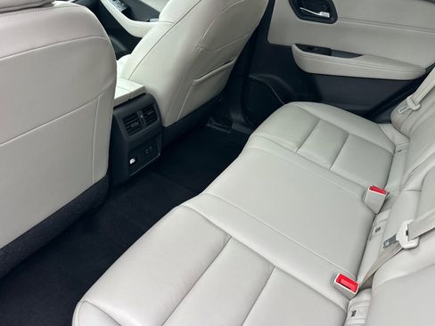 Used 2023 Nissan Rogue SL w/ SL Premium Package image 9